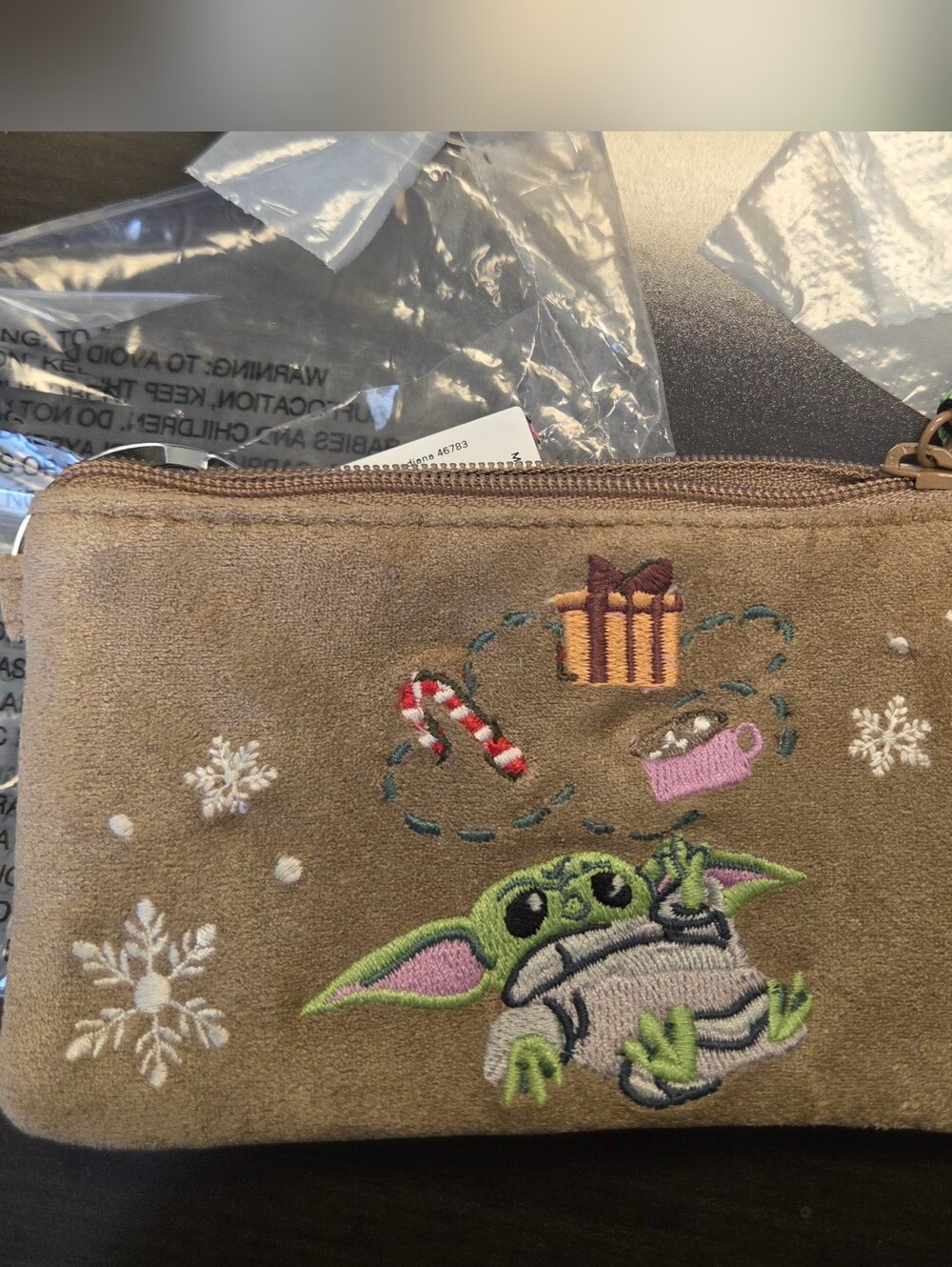 Vera Bradley X Star Wars Brown Embroidered Zip ID Case. Holiday Grogu. NWT